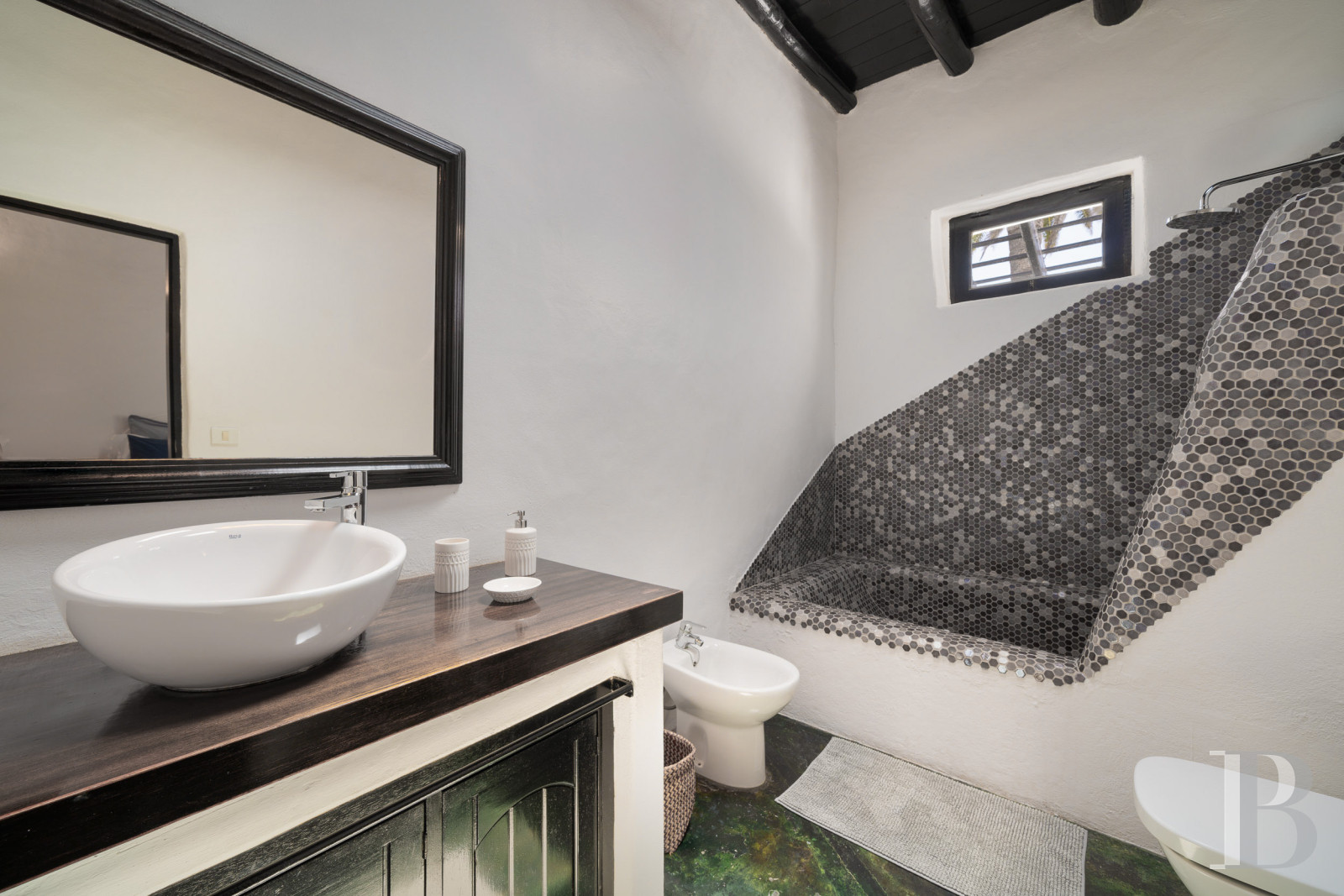 An old finca renovated in a contemporary style on the island of Lanzarote, in the Canary Islands - photo  n°12
